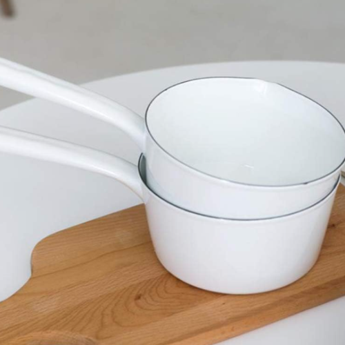 Enamel milk pot with pouring spouts, mini non-stick kitchen pot, versatile melting pot compatible with various stovetops